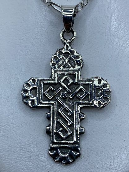 Dije cruz de plata .925 con granulado detallado, diseño religioso étnico de Taxco