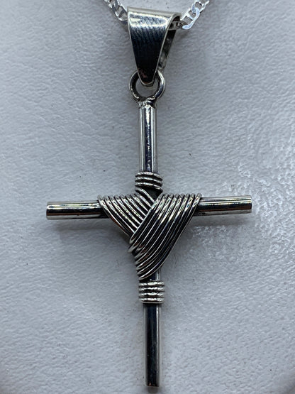 Dije cruz de plata .925 de 6 cm con acabado pulido brillante