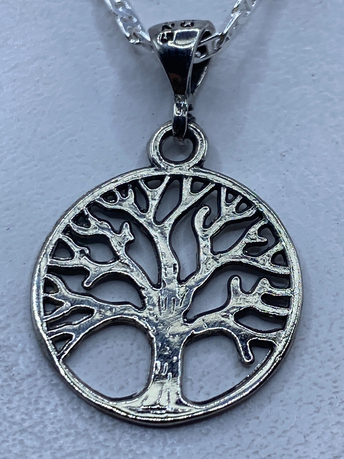Dije de plata .925 con diseño de Árbol de la Vida calado