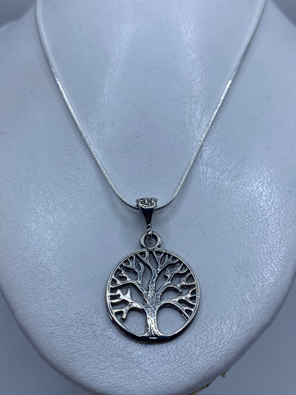 Dije de plata .925 Árbol de la Vida de 4 cm sin cadena sobre fondo blanco