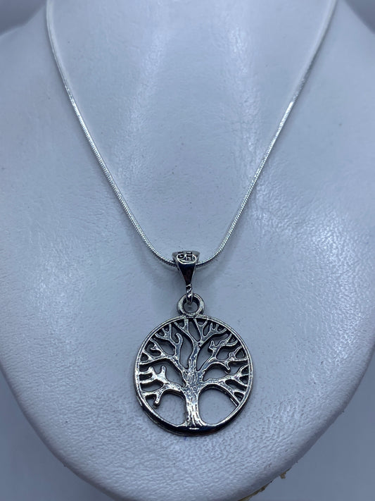 Dije de plata .925 Árbol de la Vida de 4 cm sin cadena sobre fondo blanco