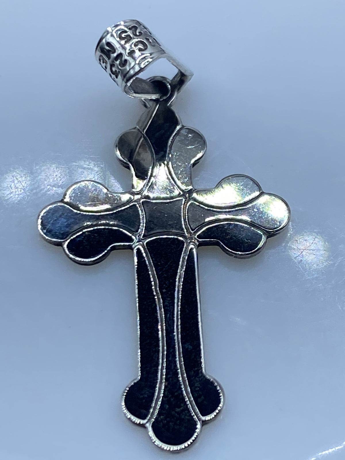 Cruz de Taxco en plata .925 con Quinto, vista frontal y lateral