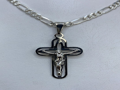 Dije crucifijo de plata .925 con calado en técnica Taxco, 3 cm de largo