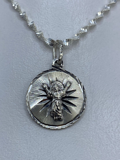 Dije ángel de plata 925 en relieve con radiancia, 2 cm de largo sobre cadena plateada