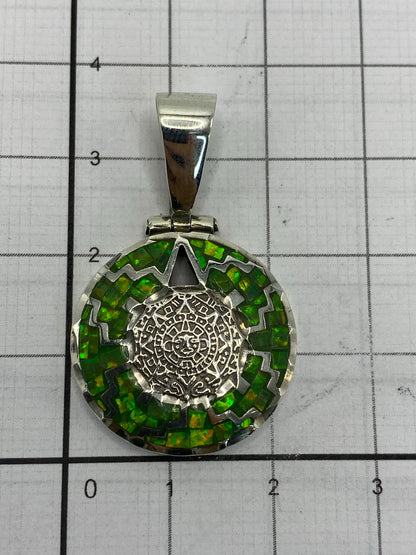 Dije de 3.5 cm sobre regla métrica — tamaño versátil para cualquier cadena