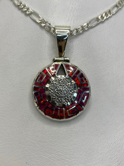 Dije de plata .950 con ópalo de fuego rosa colgado de cadena figaro