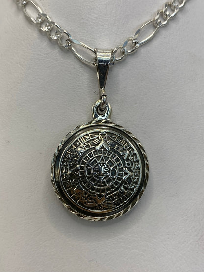 Dije de plata .925 con calendario azteca prehispánico detallado en Taxco
