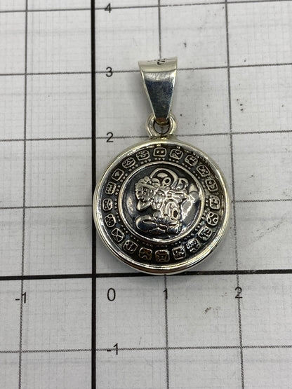 Reverso del dije con Quinto 925 estampado en plata pura