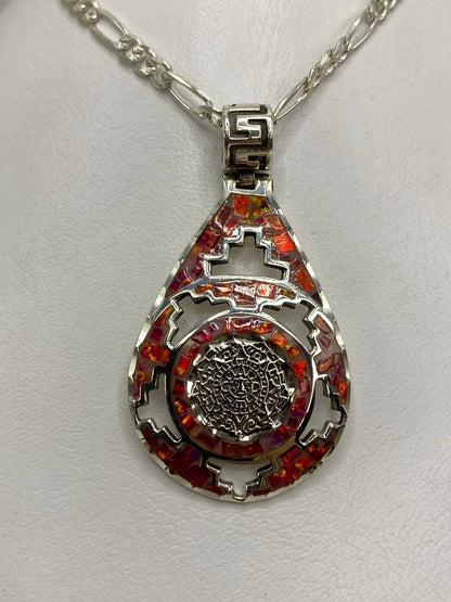 Dije prehispánico de plata 950 con ópalo de fuego rosa, frente