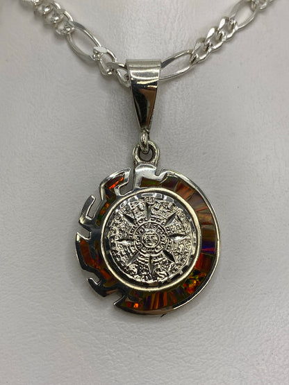 Dije de plata 950 con Calendario Azteca y ópalo de fuego multicolor en cadena de plata