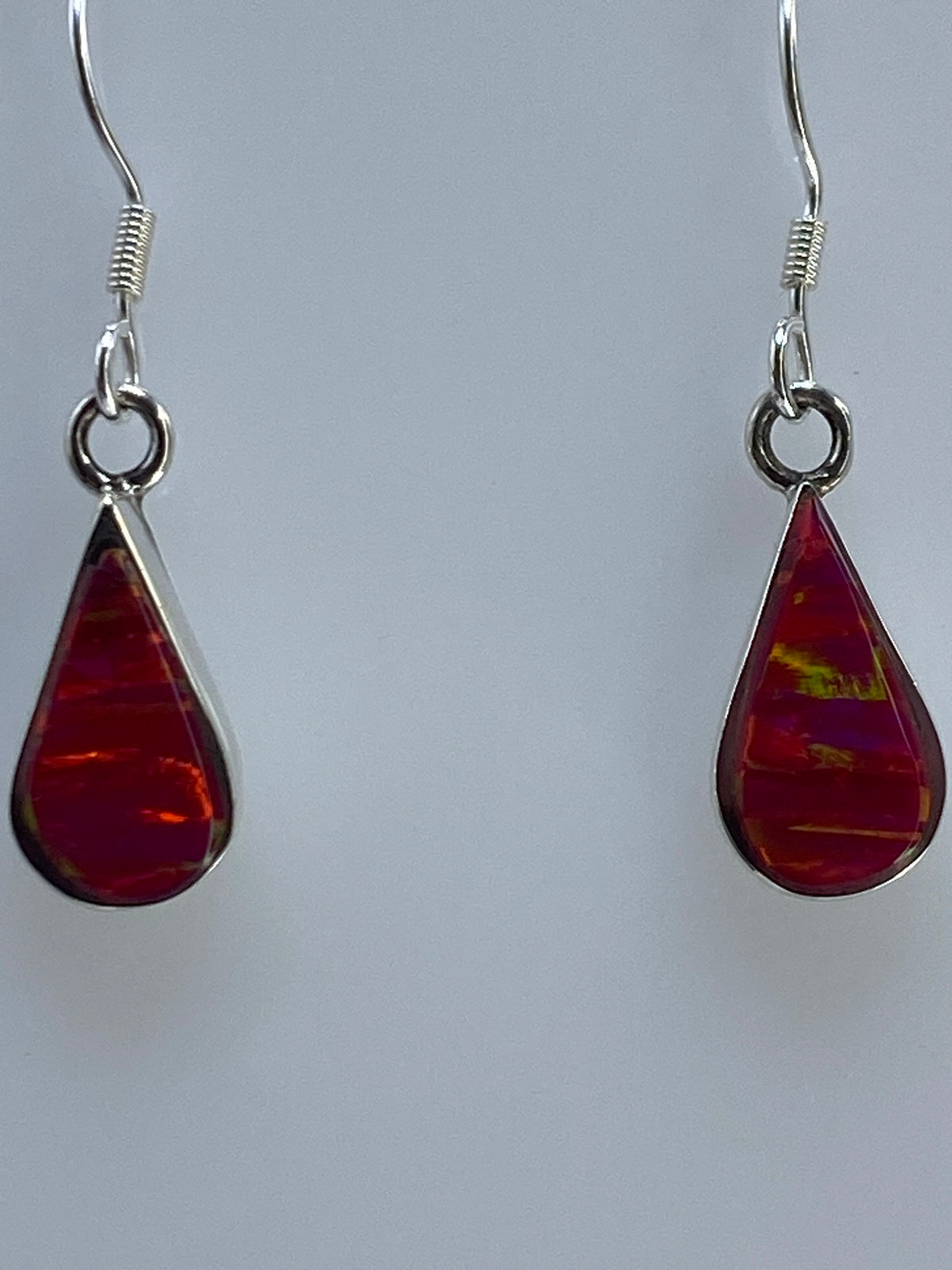 Aretes medidos en escala — 3 cm de largo