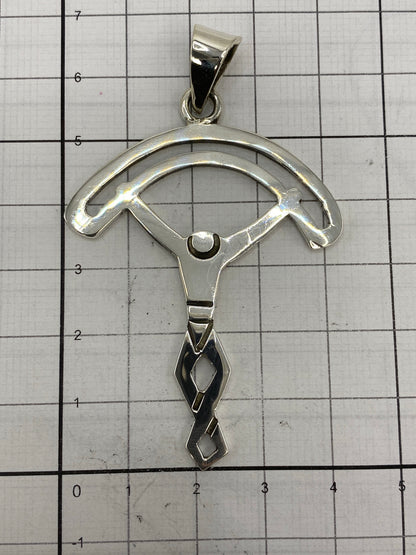 Dije sobre regla métrica confirmando las dimensiones de 6.7 × 4.2 cm