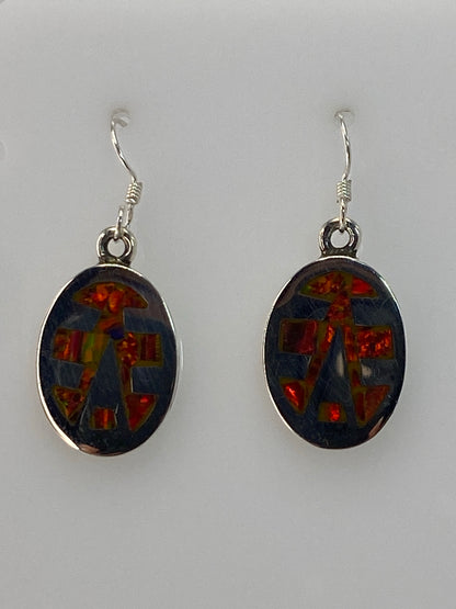 Detalle del ópalo de fuego mostrando los tonos naranja, rojo y amarillo de la piedra