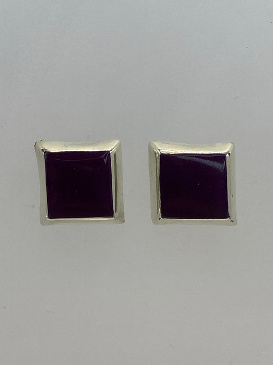 Par de aretes de plata 925 con piedra morada engastada, postes plateados