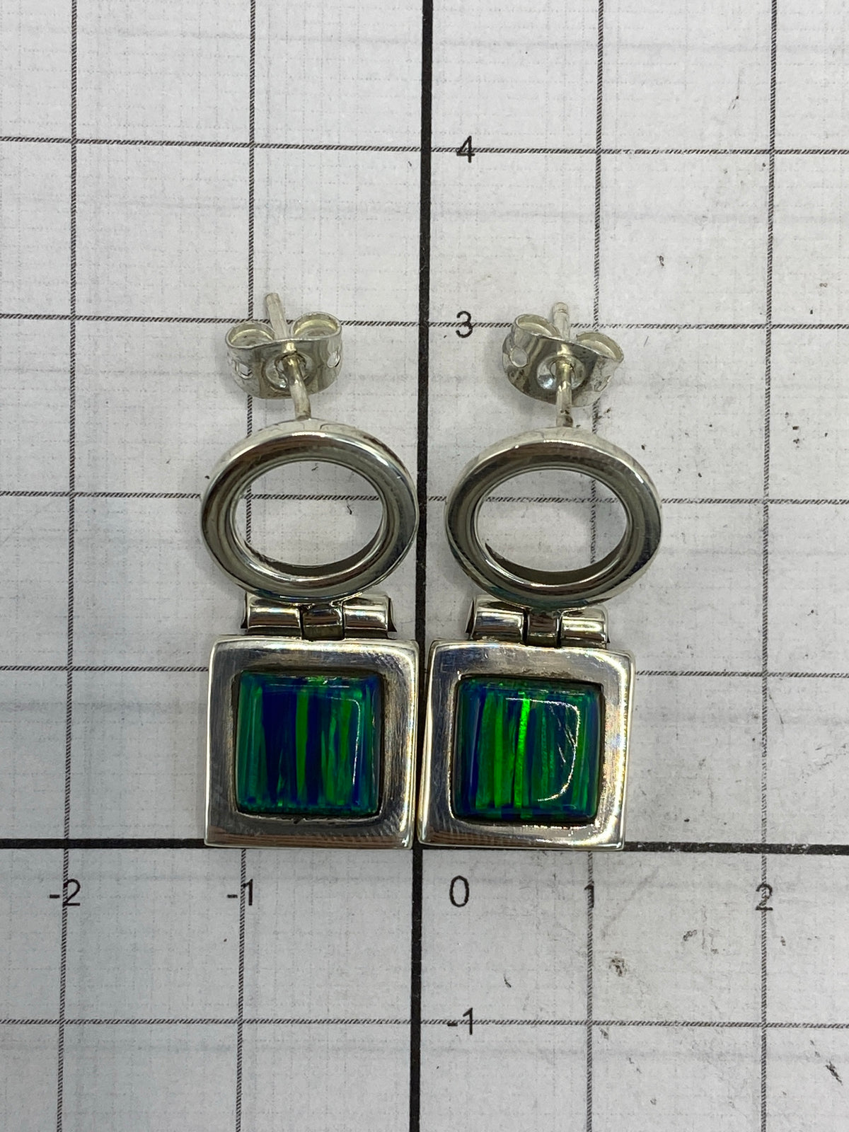 Reverso de los aretes con cierre butterfly de plata 950