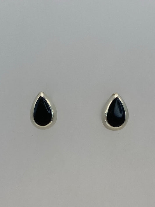 Par de aretes de plata 925 con onix negro engastado, vista frontal