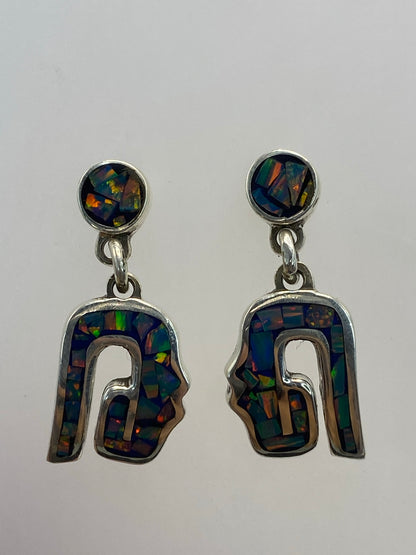 Par de aretes de plata 950 con ópalo de fuego multicolor, forma escultural