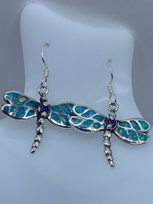 Par de aretes de plata 950 con ópalo de fuego azul cielo engastado a mano
