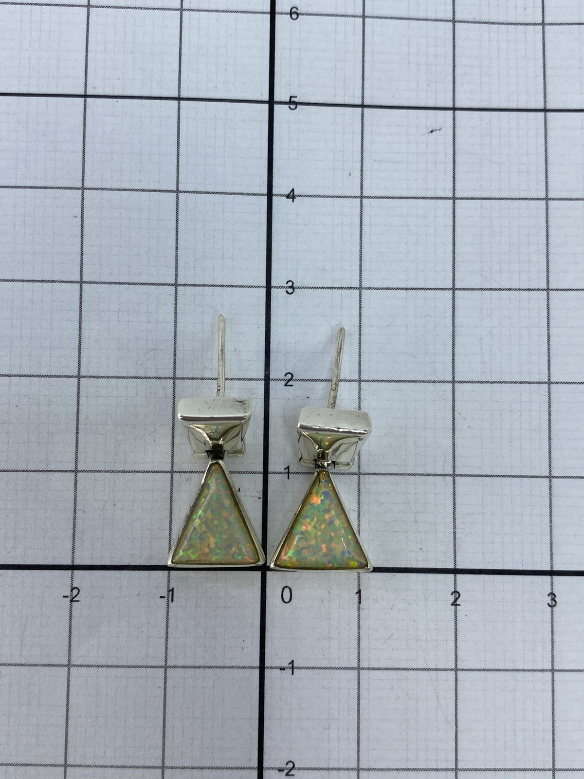 Aretes de plata 950 con Quinto grabado, medida 2.5 cm de largo