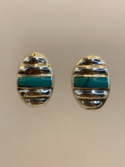 Par de aretes de plata 925 con turquesa azul cielo, diseño ovalado ondulado