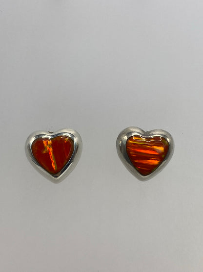 Par de aretes de plata con ópalo de Fuego naranja, vistos de frente