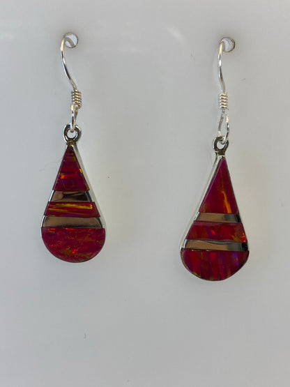 Par de aretes plata 950 con Ópalo de Fuego multicolor, diseño teardrop con rayas de plata
