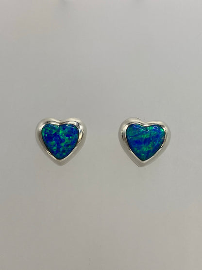 Par de aretes de plata 925 con ópalo de fuego azul cielo engastado
