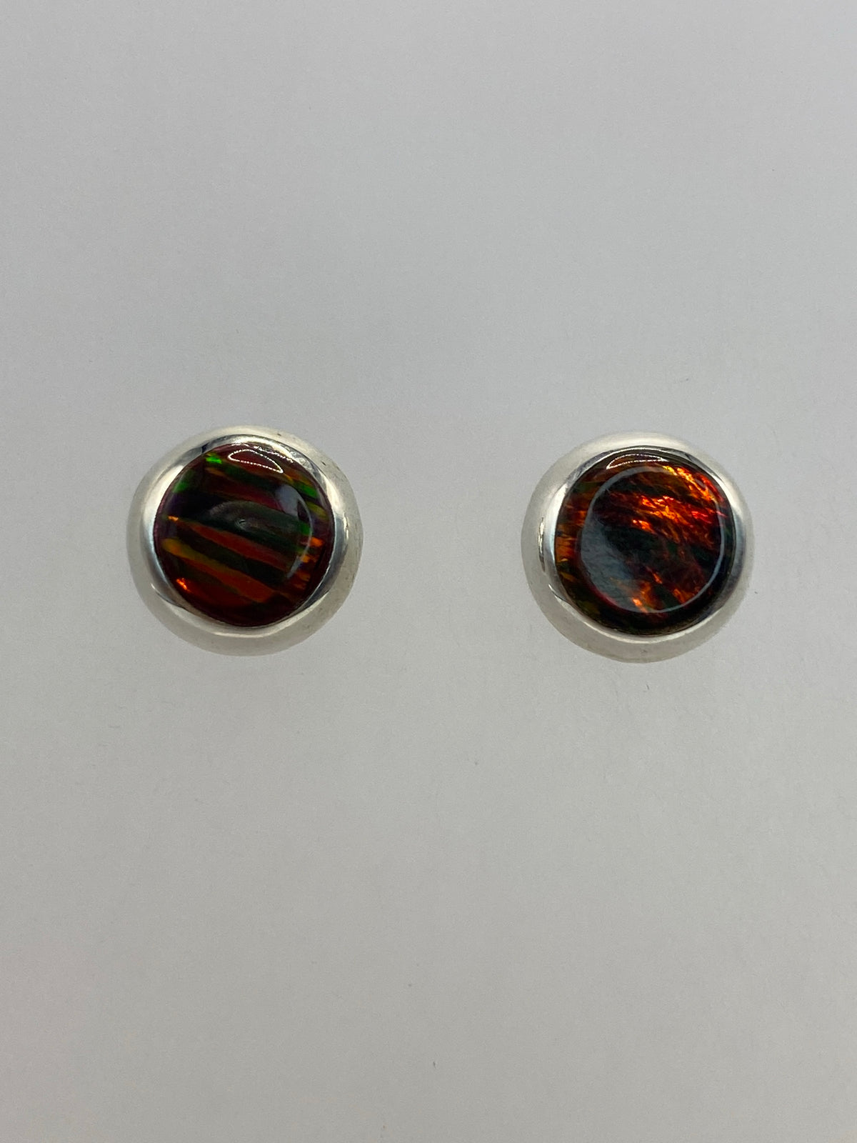 Par de aretes de plata 925 con opalo de fuego cafe, minimalistas