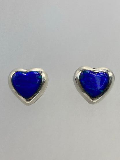 Aretes sobre regla — largo 1.3 cm, proporción delicada
