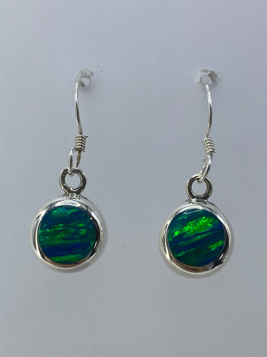 Aretes de plata 950 con ópalo de fuego verde limón, colgando de gancho de plata