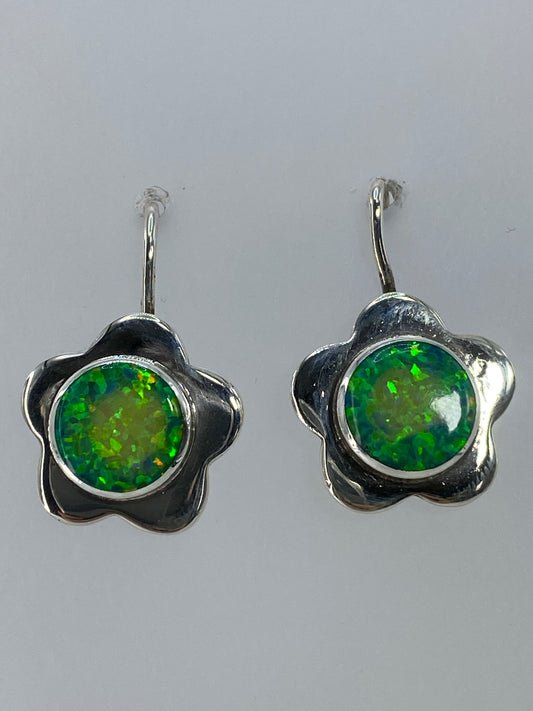 Par de aretes de plata 950 con ópalo de fuego verde limón en forma de flor