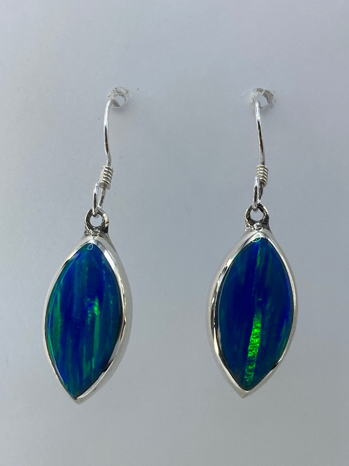 Aretes de plata con ópalo de fuego multicolor, largos 3.2 cm, gancho francés