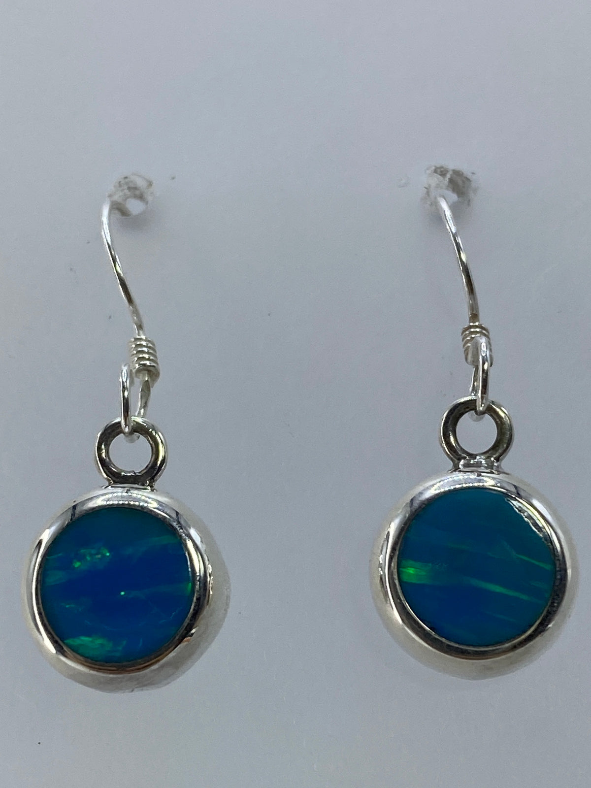 Aretes largos 2.5 cm con gancho de plata y piedra multicolor