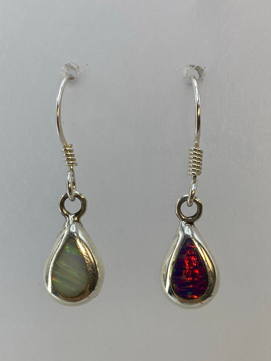 Par de aretes de plata 925 con ópalo de fuego multicolor, gancho de plata, vista frontal