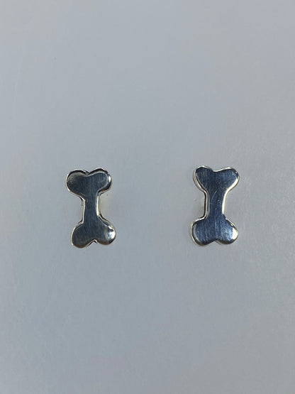 Arete individual de plata 925 en cartoneado, vista frontal