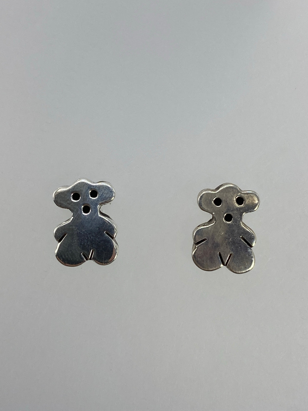 Par de aretes de plata cartoneado minimalista, tamaño 1.2 cm