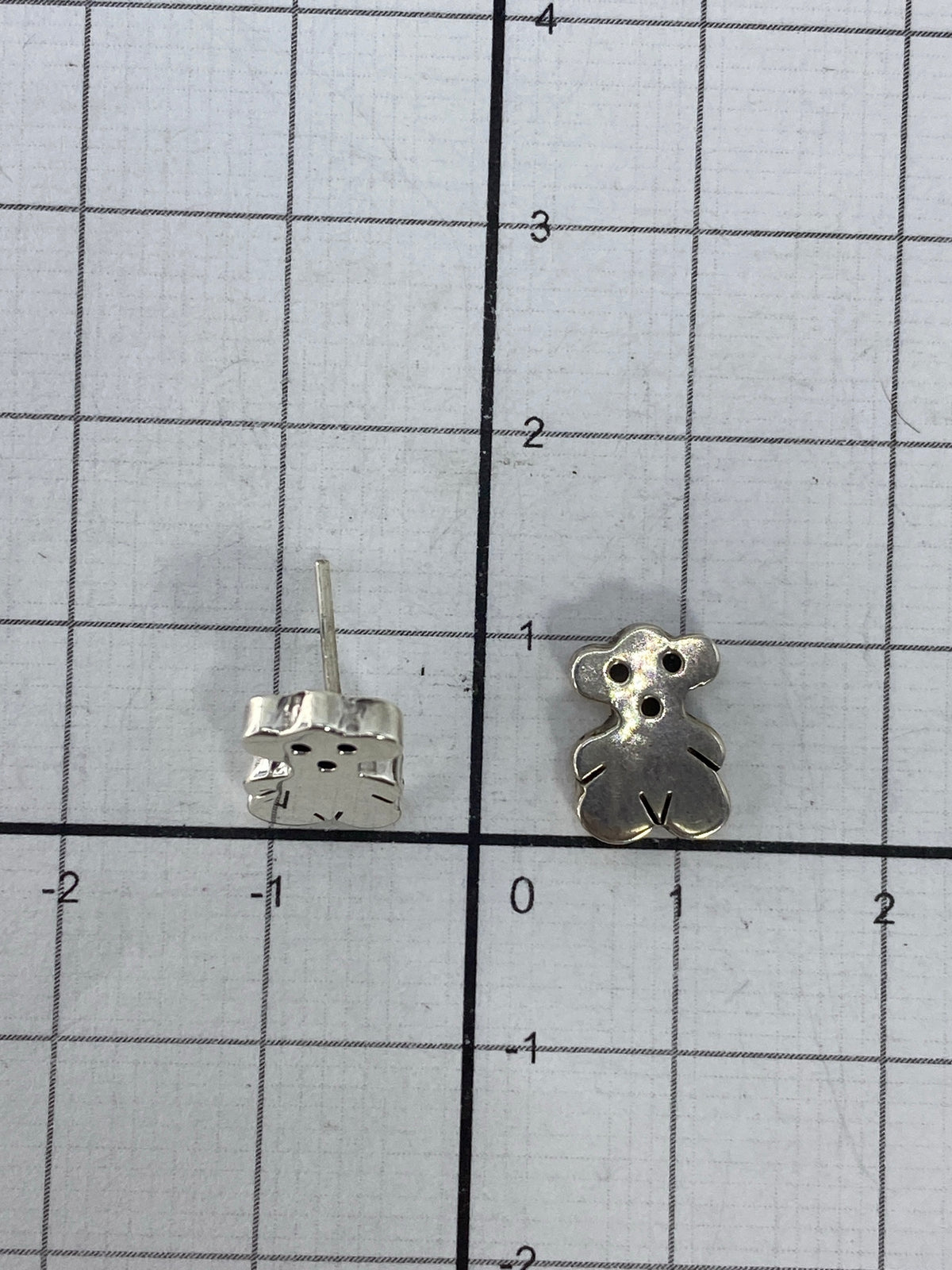 Aretes de plata Taxco sobre fondo blanco