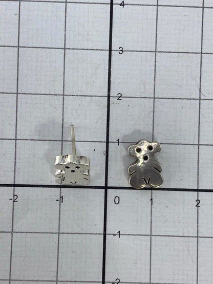 Aretes de plata Taxco sobre fondo blanco