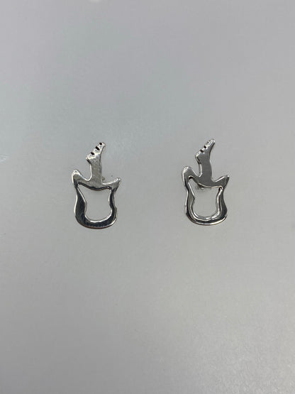 Aretes de cartoneado de Taxco en plata 925, detalle de volumen 3D