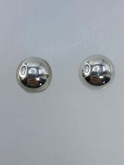 Par de aretes de plata 925 en cartoneado minimalista, esferas pulidas brillantes