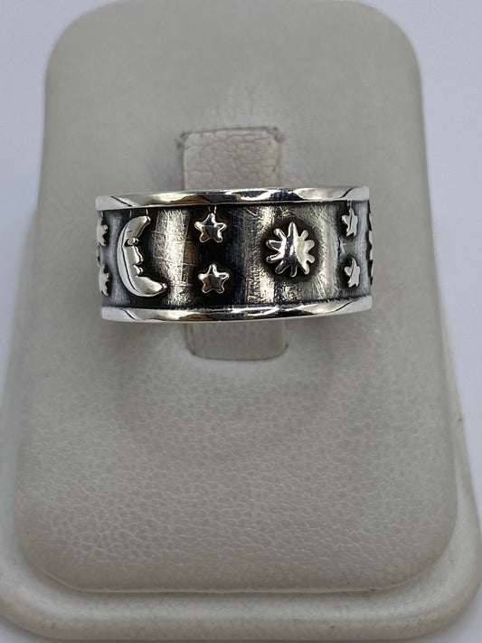 Anillo de plata 925 con relieve repujado de luna y estrellas, talla 8