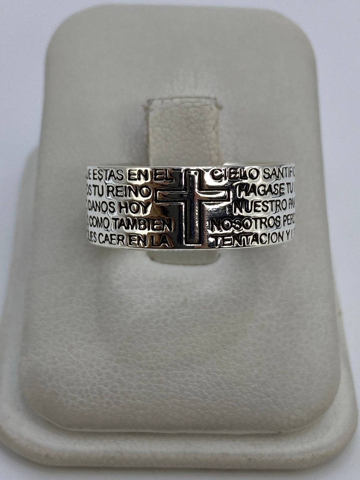 Anillo de plata 925 con cruz religiosa en relieve grabada en la banda, talla 10