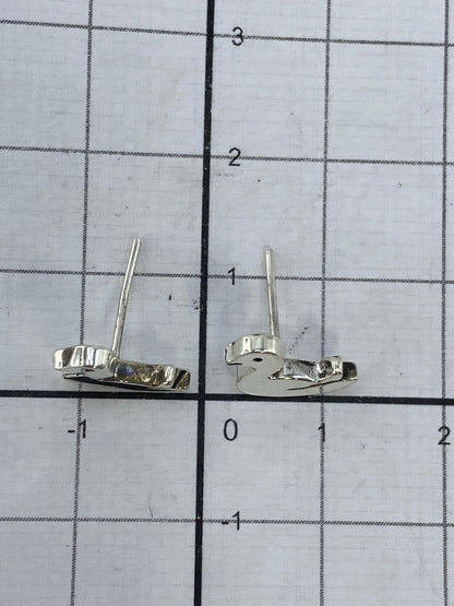 Cierre de poste y mariposa del arete de plata 925