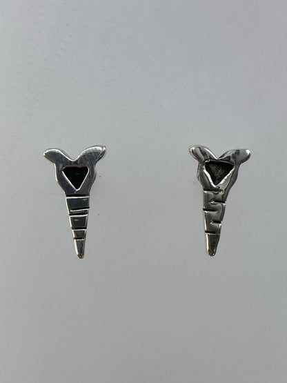 Aretes de plata cartoneado de Taxco, par minimalista de 1.3 cm