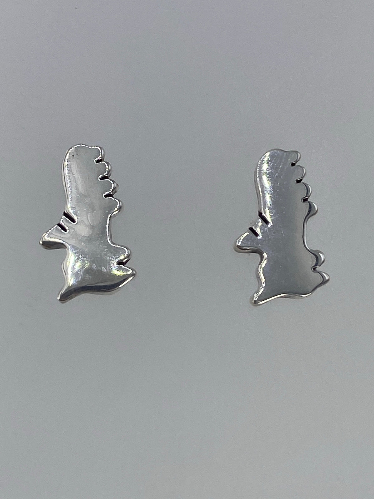 Par de aretes de plata 925 cartoneado, forma minimalista orgánica