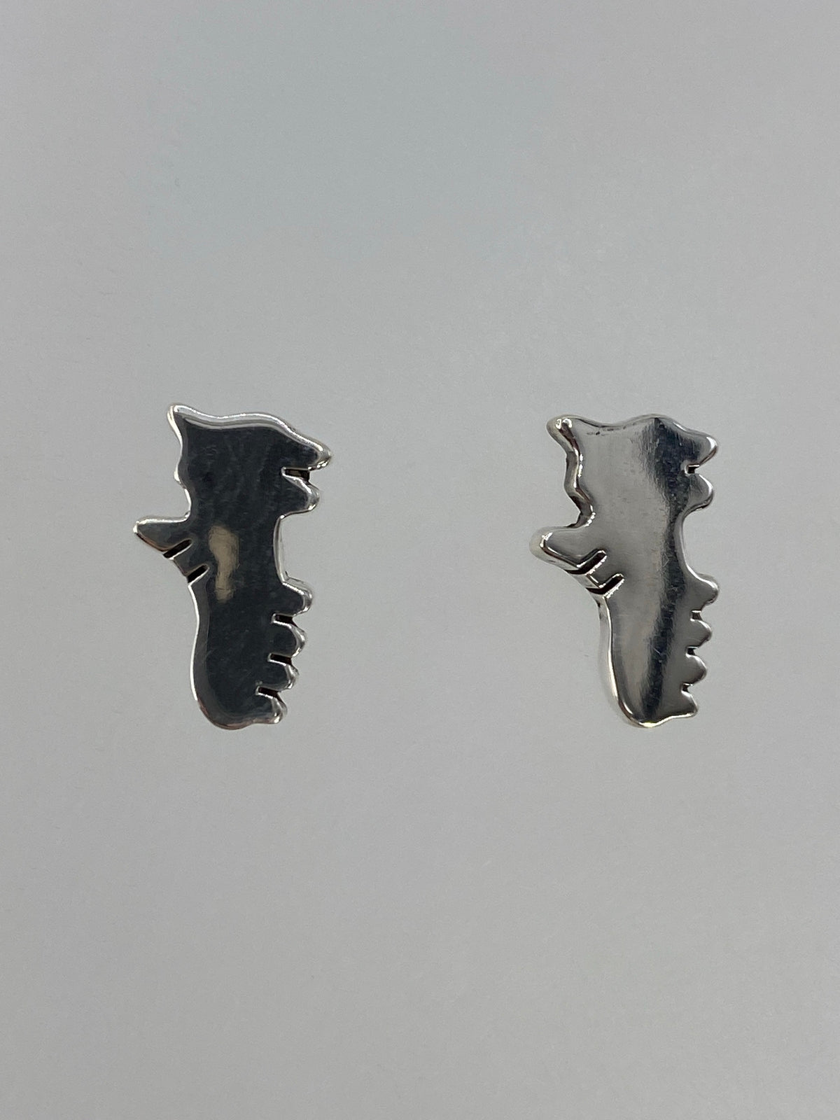 Par de aretes de plata cartoneado de Taxco, diseño minimalista en plata 925