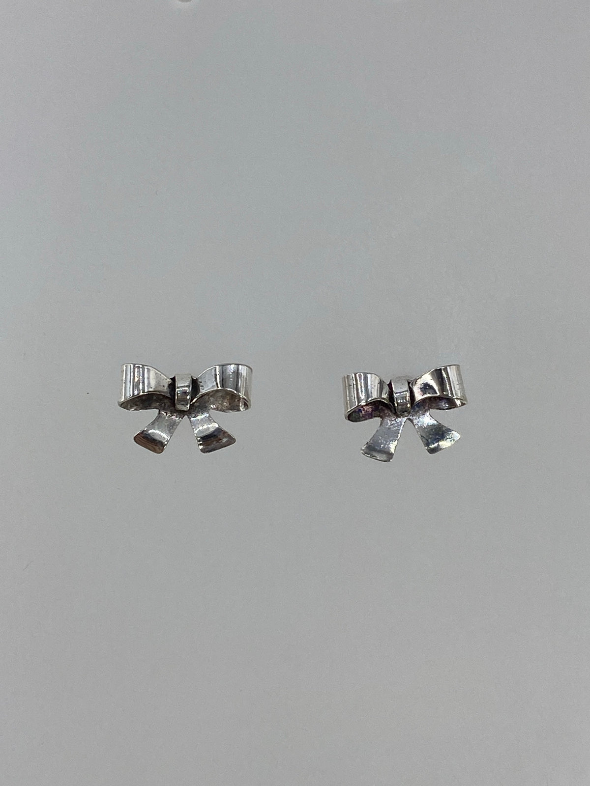Aretes de plata 925 de Taxco en cartoneado, detalle del volumen 3D