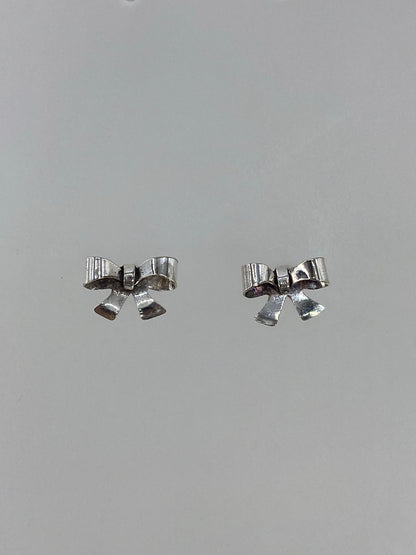 Aretes de plata 925 de Taxco en cartoneado, detalle del volumen 3D
