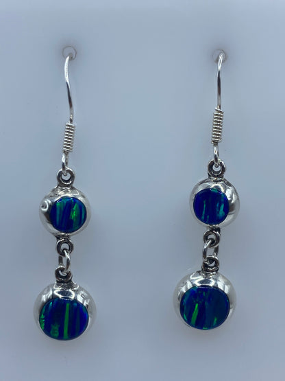 Aretes largos de 4 cm con esferas de Ópalo de Fuego engastadas en plata