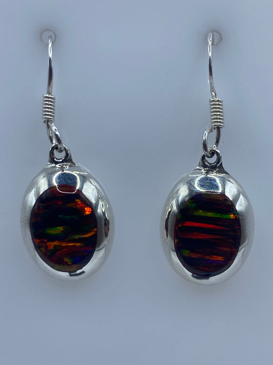 Par de aretes de plata 925 con opalo de fuego multicolor en ton dos brillantes